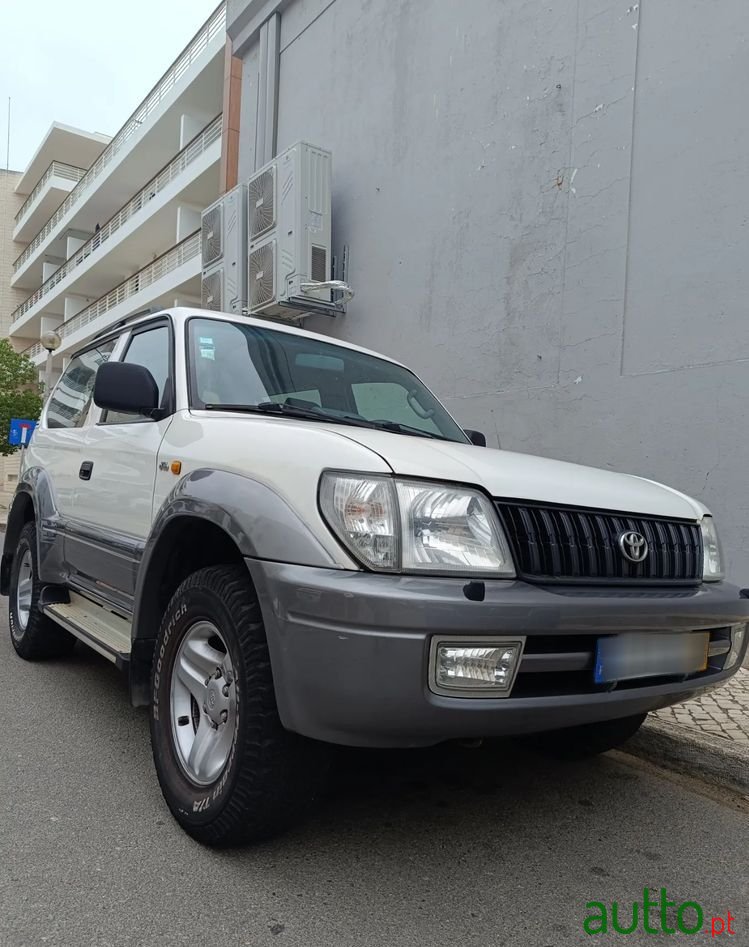 2001' Toyota Land Cruiser 3.0 D-4D photo #1