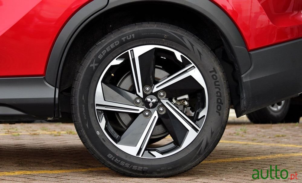 2022' Mitsubishi Eclipse Cross photo #3