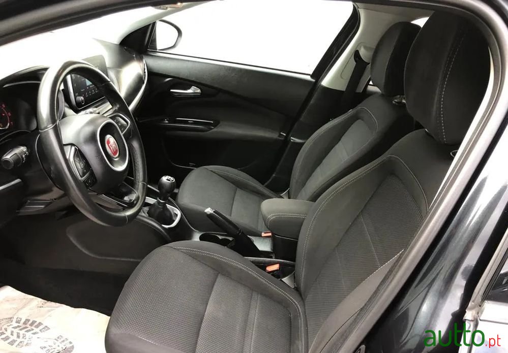 2018' Fiat Tipo Station Wagon photo #6