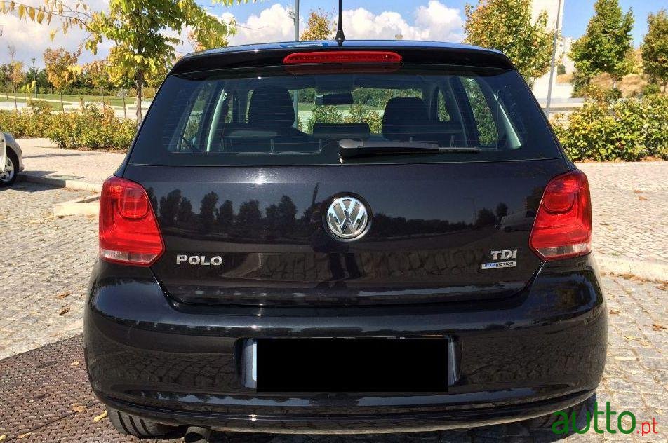 2011' Volkswagen Polo photo #4
