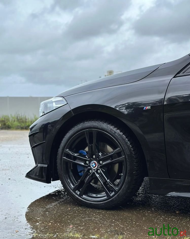2019' BMW Série 1 D Pack M photo #2