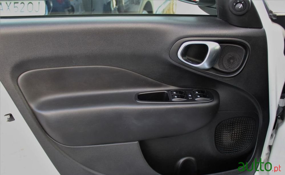 2018' Fiat 500L photo #5