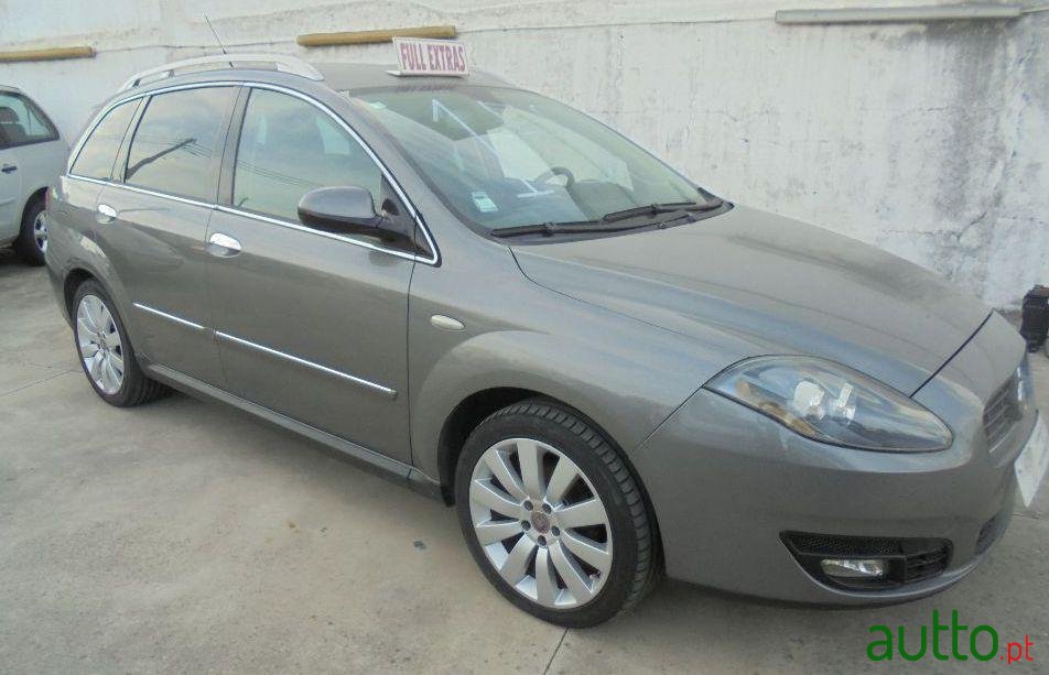 2009' Fiat Croma photo #1