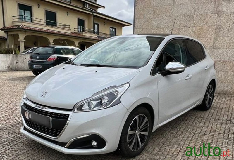 2017' Peugeot 208 photo #3