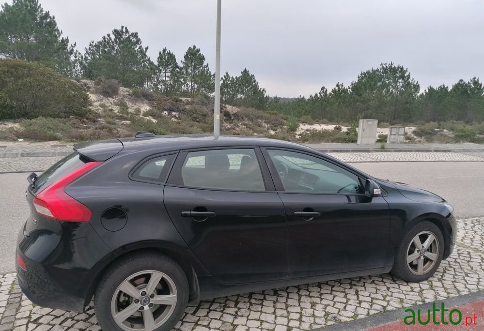 2015' Volvo V40 photo #5