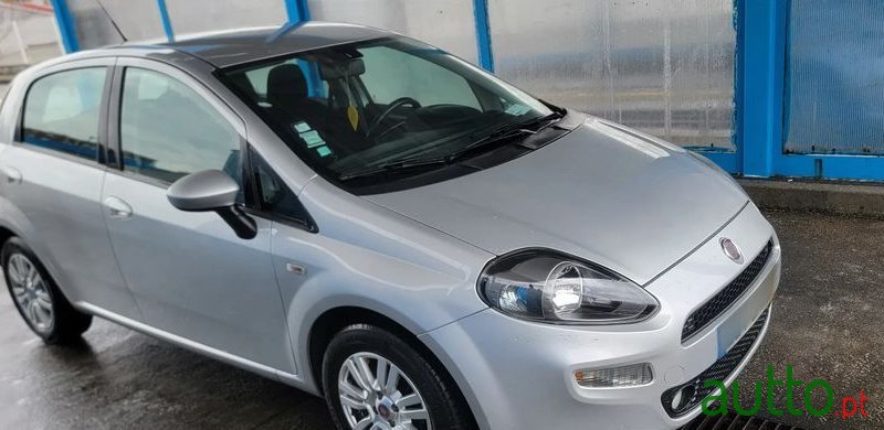 2014' Fiat Punto photo #1