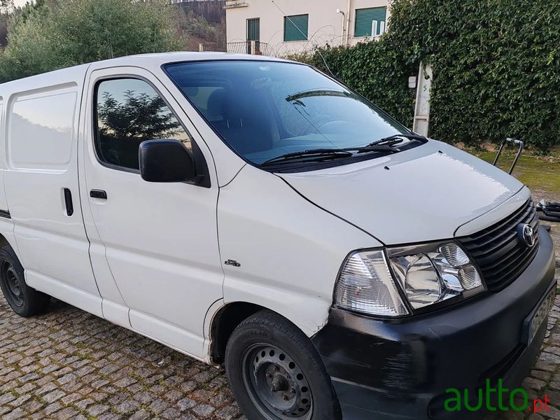 2008' Toyota HiAce photo #3