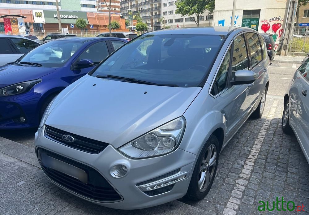 2010' Ford S-Max 2.0 Tdci Titanium 7L photo #2