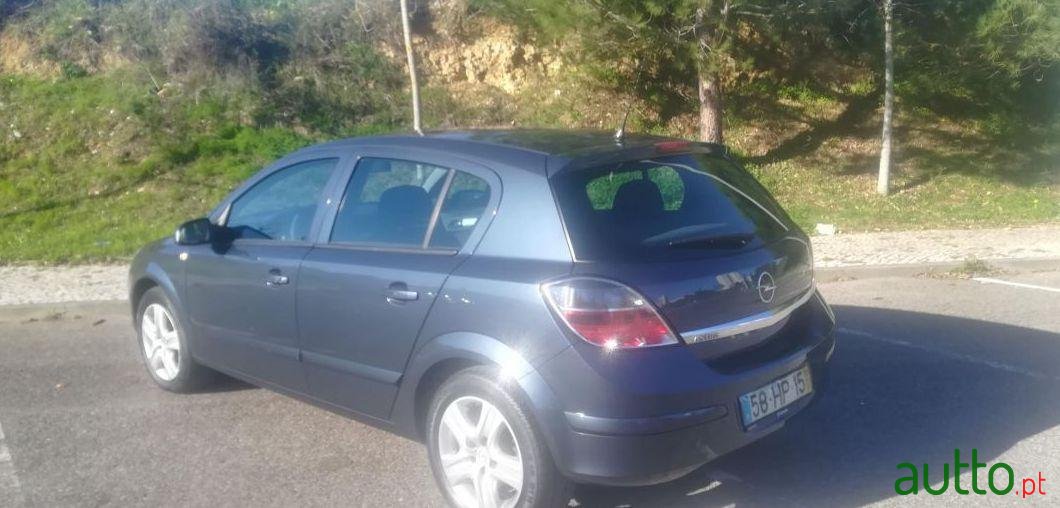 2009' Opel Astra 1.4 16 V Cosmo photo #4