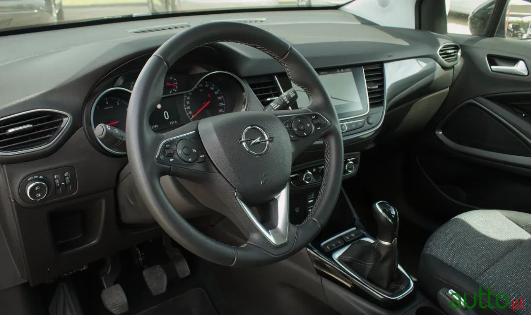 2021' Opel Crossland X photo #6