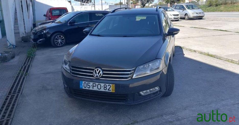 2012' Volkswagen Passat Variant photo #3