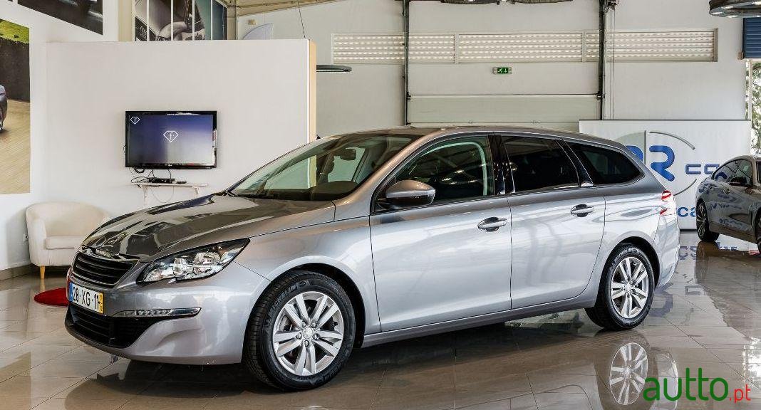 2015' Peugeot 308 photo #3