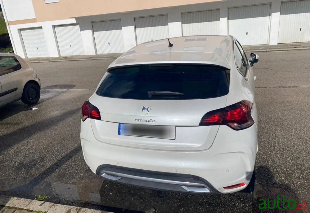 2013' Citroen DS4 photo #5