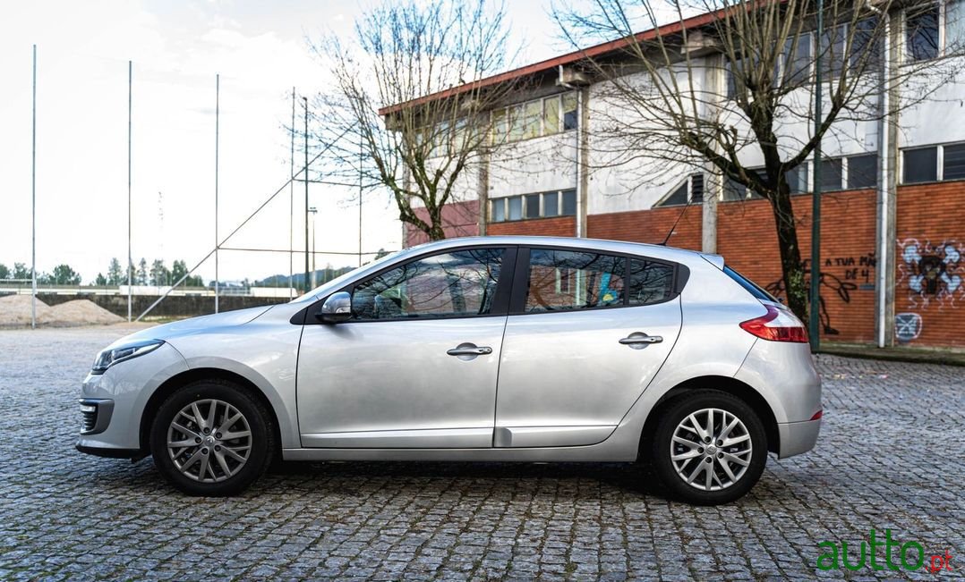 2014' Renault Megane photo #5