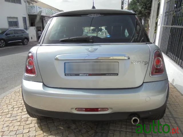 2011' MINI Cooper photo #5