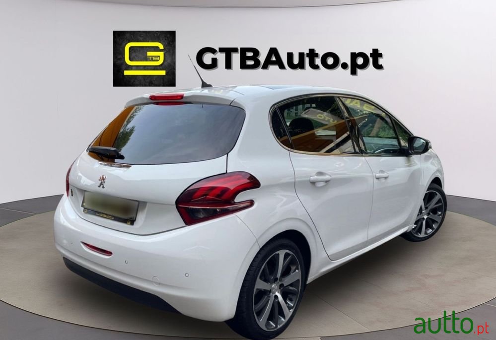 2016' Peugeot 208 photo #5