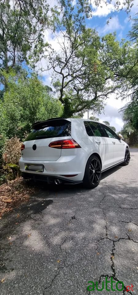 2013' Volkswagen Golf photo #3