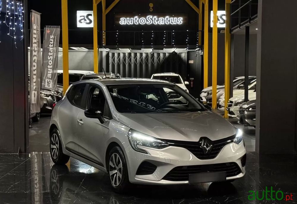 2022' Renault Clio photo #1
