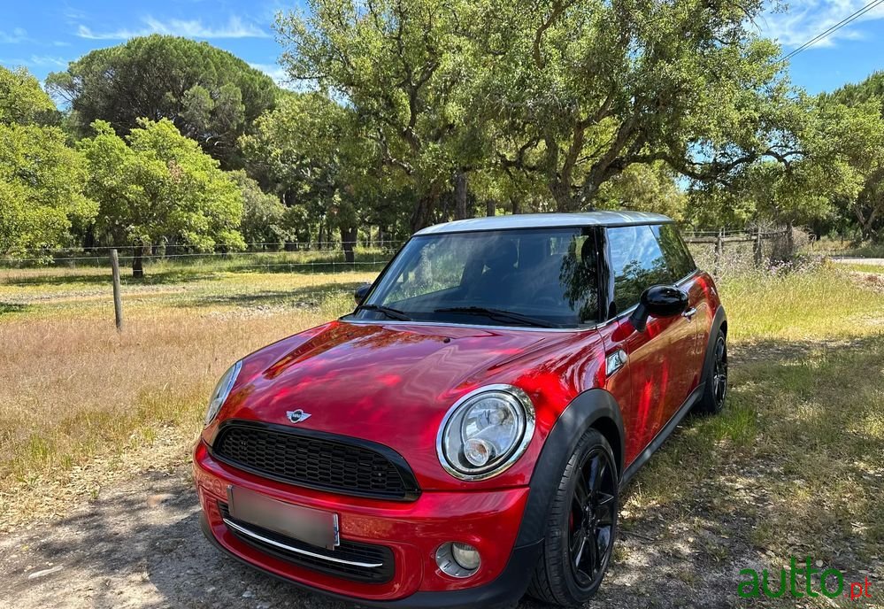 2012' MINI One 3 Portas photo #1