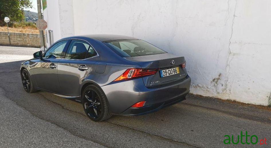 2015' Lexus Is 300H Ver-Pack-F-Sport photo #2