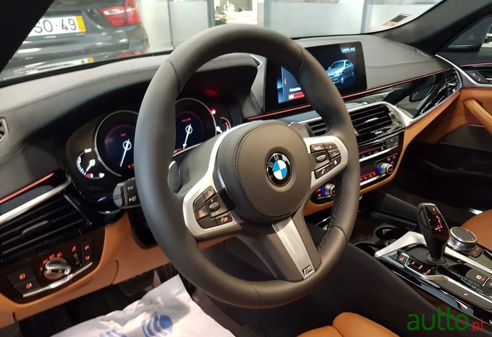 2017' BMW 520 photo #6