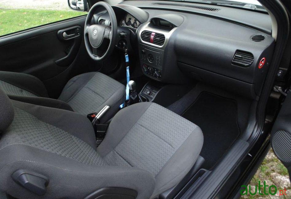 2002' Opel Corsa 1.7 Dti  Sport  Top photo #2