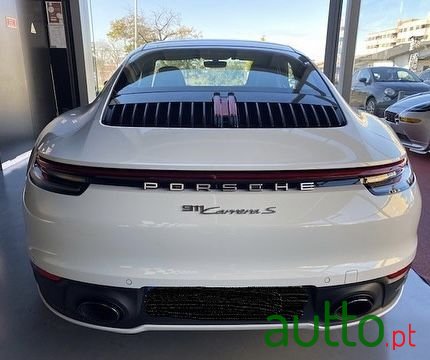 2017' Porsche 911 photo #3