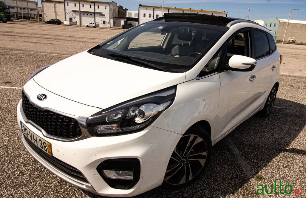 2018' Kia Carens photo #2