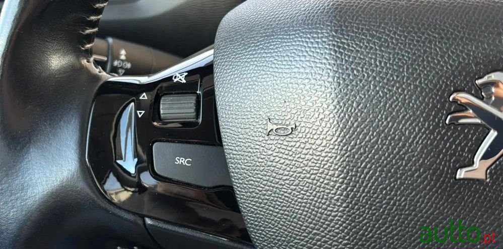 2019' Peugeot 308 photo #5