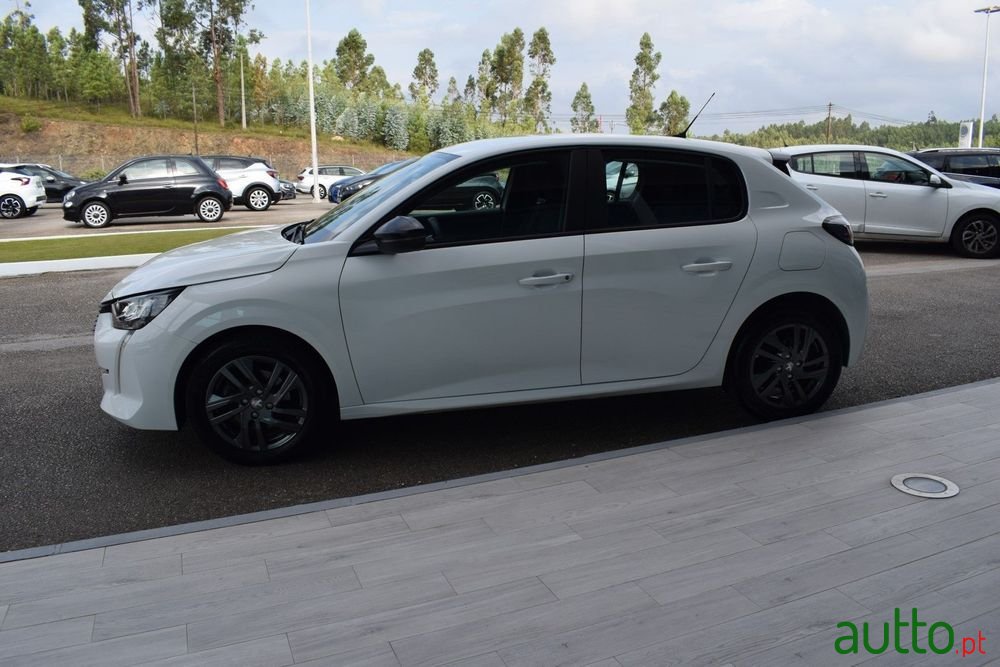 2022' Peugeot 208 photo #5