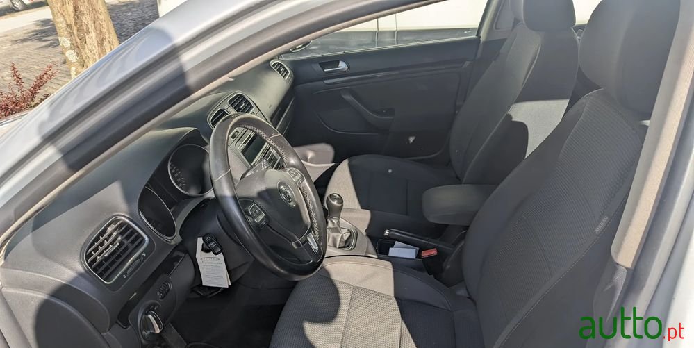 2012' Volkswagen Golf Variant photo #5