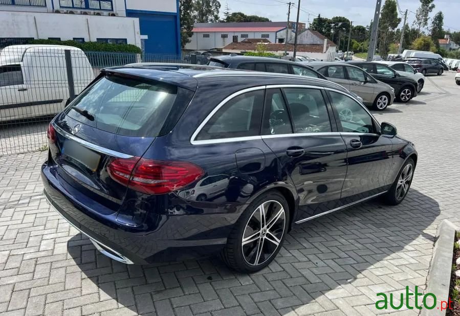 2019' Mercedes-Benz Classe C photo #4