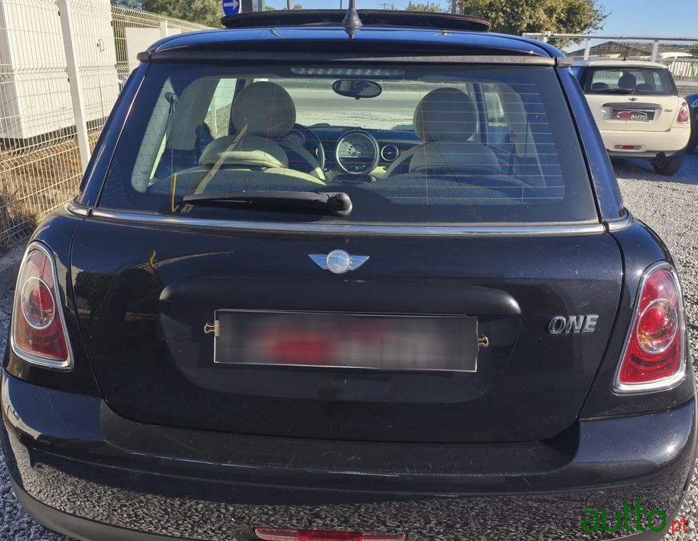 2011' MINI One 3 Portas photo #2