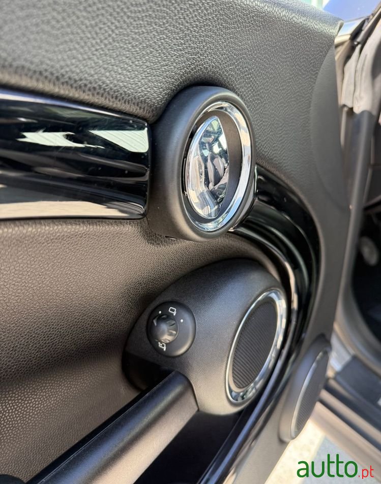 2012' MINI 3 Portas photo #3