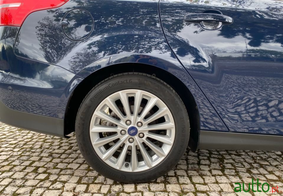 2015' Ford Focus Sw photo #5