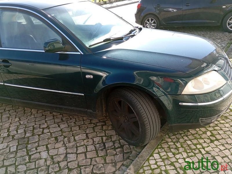 2001' Volkswagen Passat photo #6