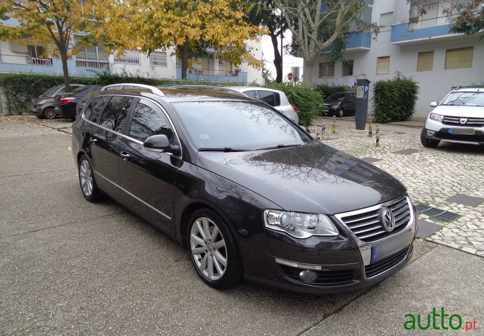 2009' Volkswagen Passat Variant photo #3