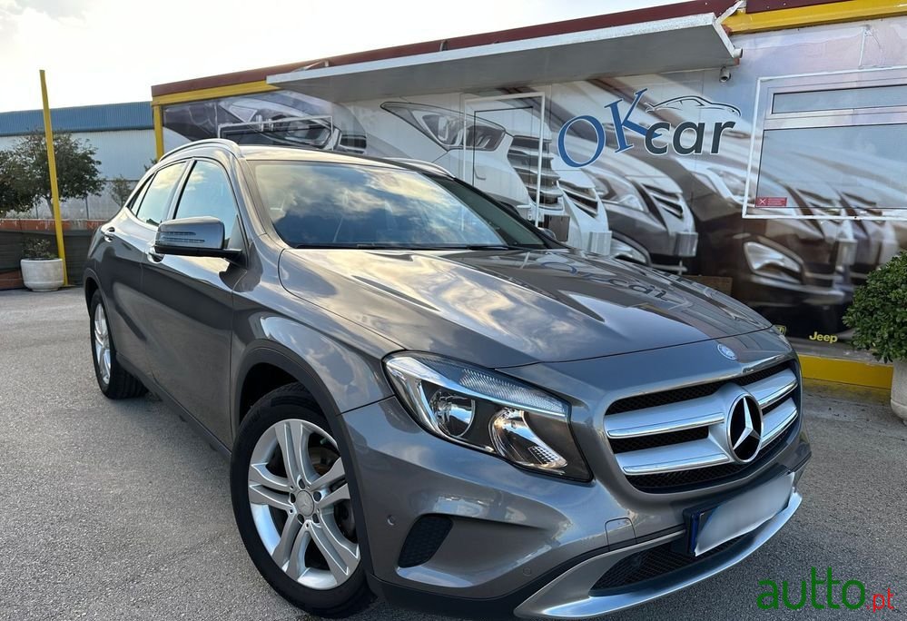 2017' Mercedes-Benz Classe Gla D Urban photo #1