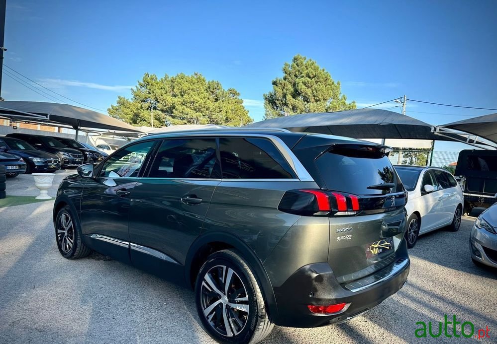 2018' Peugeot 5008 photo #5