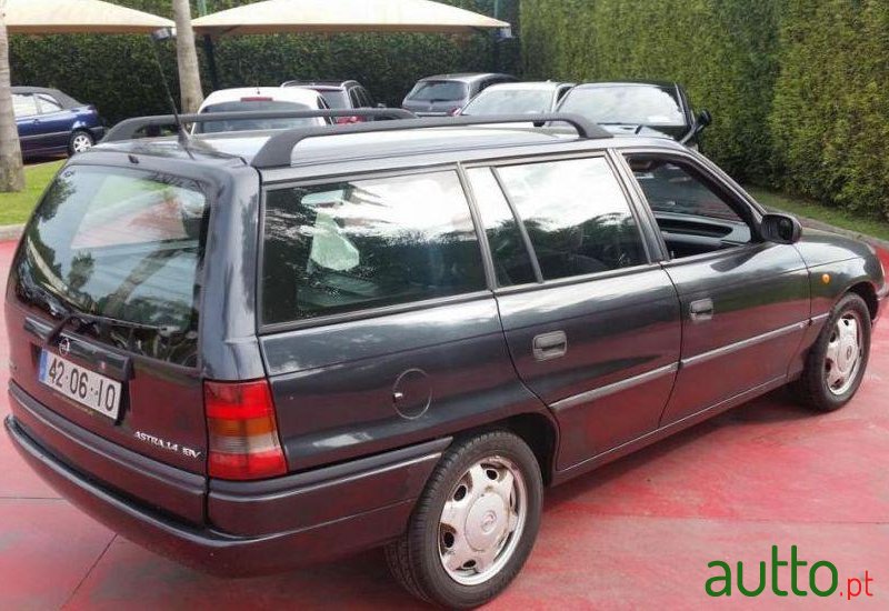 1997' Opel Astra-Caravan 1.4I 16V photo #2