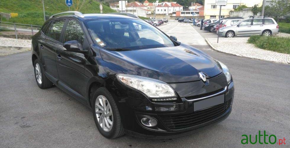 2012' Renault Megane Sport Tourer photo #1