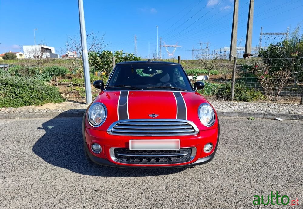 2014' MINI Cabrio Cooper D photo #3