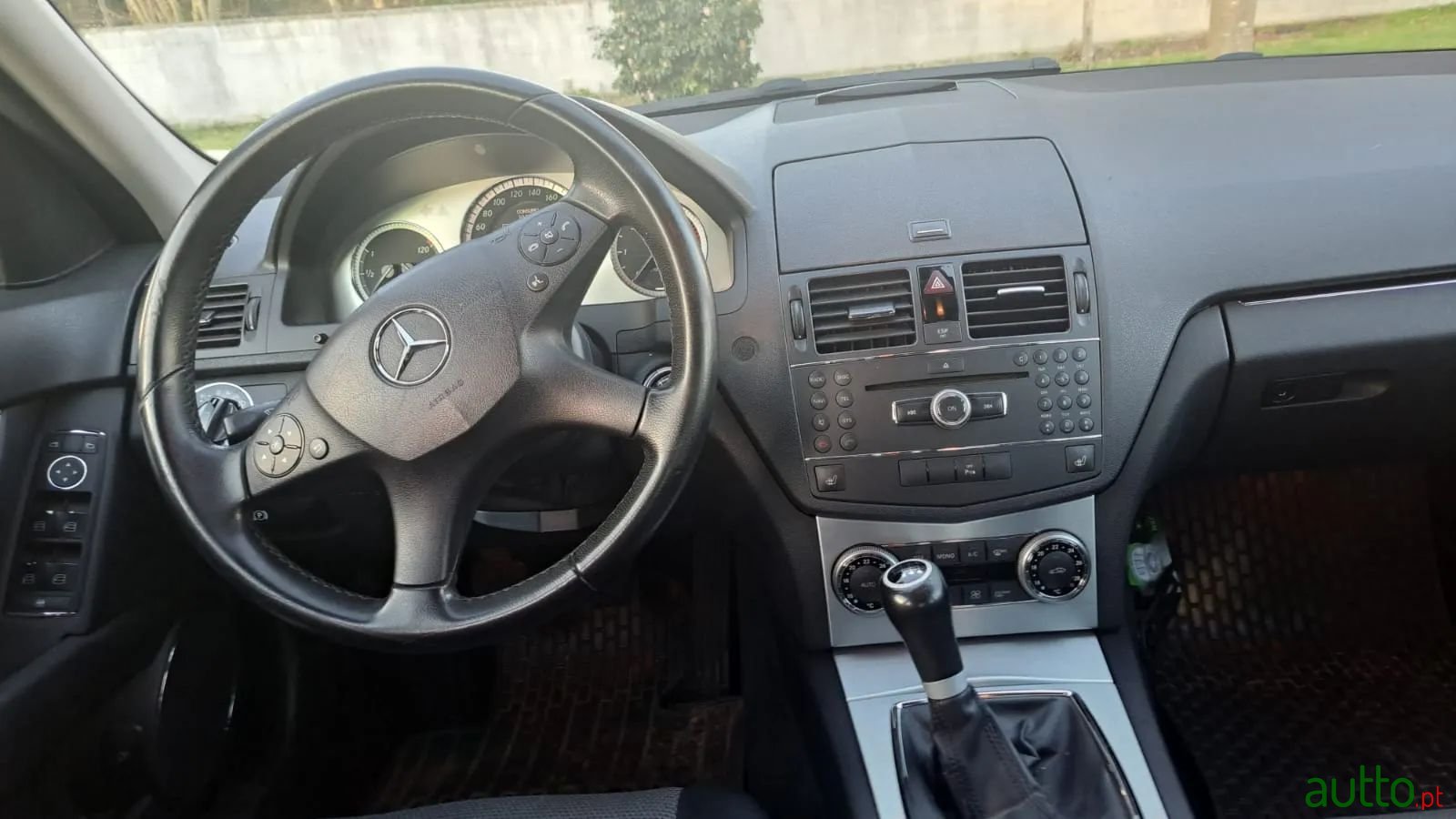 2008' Mercedes-Benz C-200 photo #6