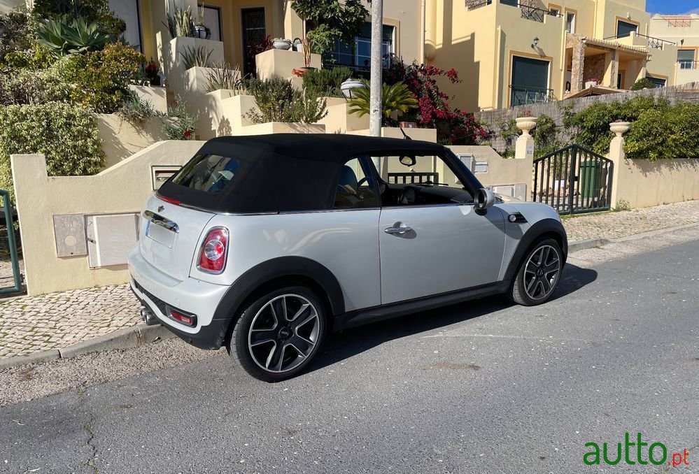 2011' MINI Cabrio Cooper D photo #1