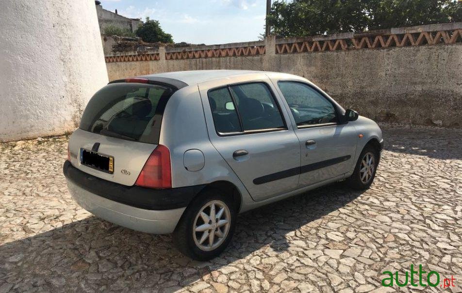 1999' Renault Clio 1.2 Rt photo #4