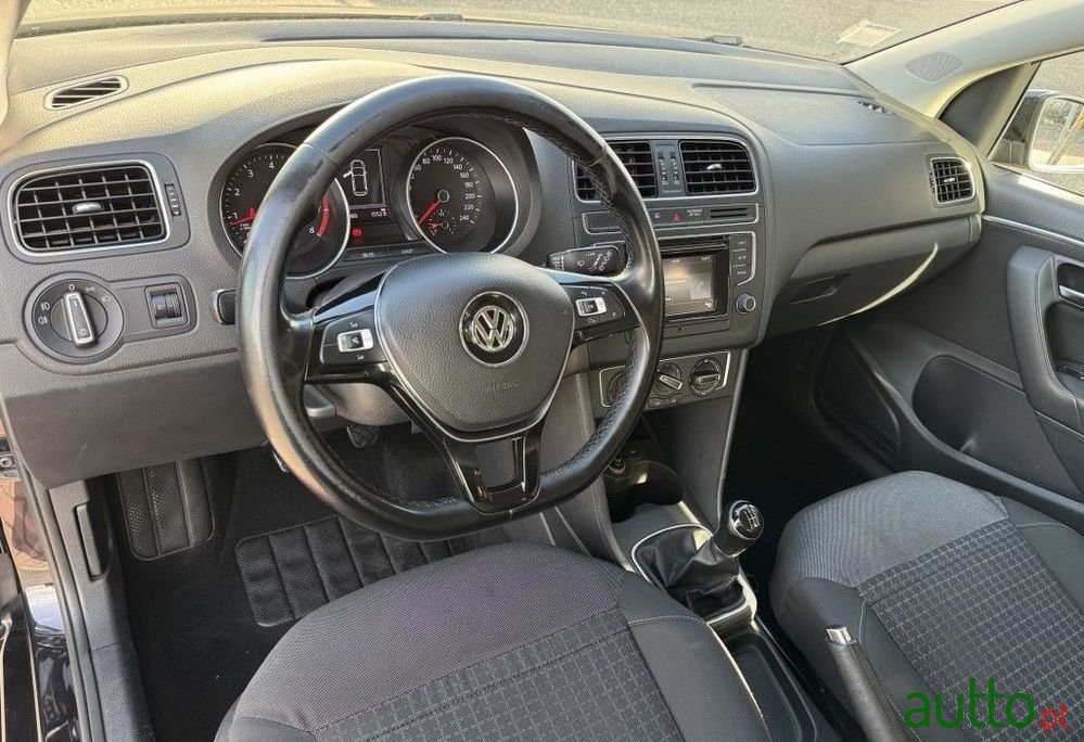 2017' Volkswagen Polo photo #3