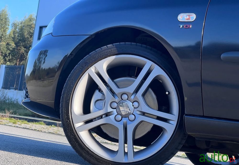 2006' SEAT Ibiza 1.9 Tdi Fr photo #3