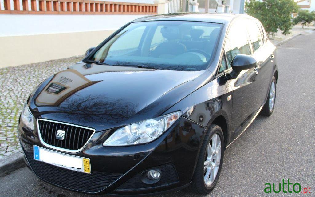 2010' SEAT Ibiza photo #2
