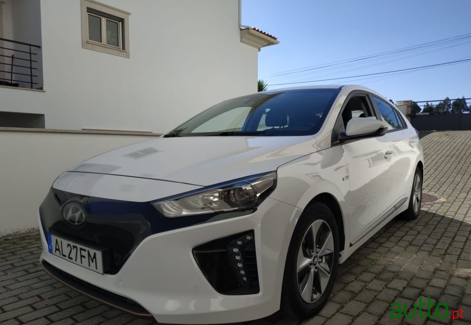 2018' Hyundai Ioniq photo #4