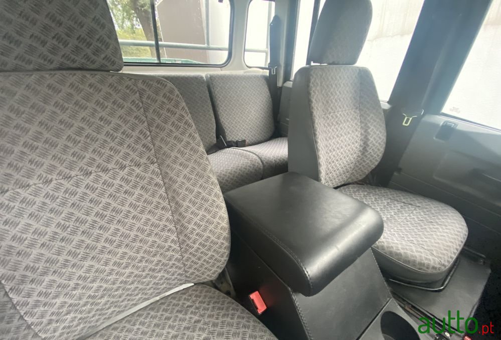 2003' Land Rover Defender 130 Cd 2.5 Td5 E photo #4